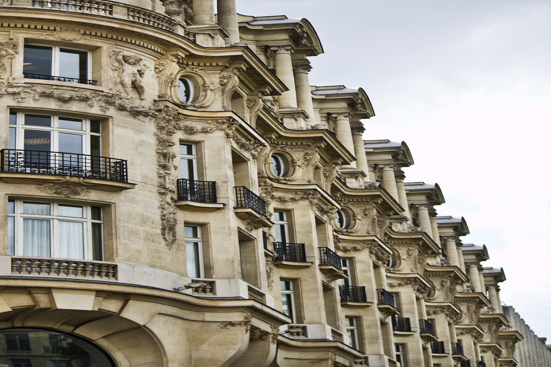 "Les appartements Haussmannien de Paris : caractéristiques et valeurs de chaque étage"